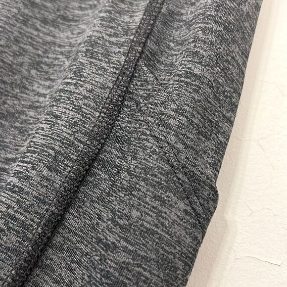 Xersion black gray mid rise high compression capri athletic pants Size M New - Picture 5 of 11